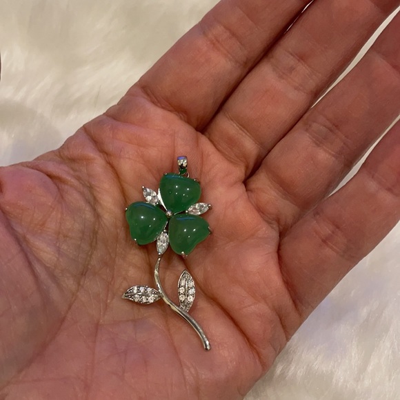 925 Sterling Silver Green Jade Clover 3-Leaf CZ Irish Shamrock Charm Pendant - Picture 10 of 11